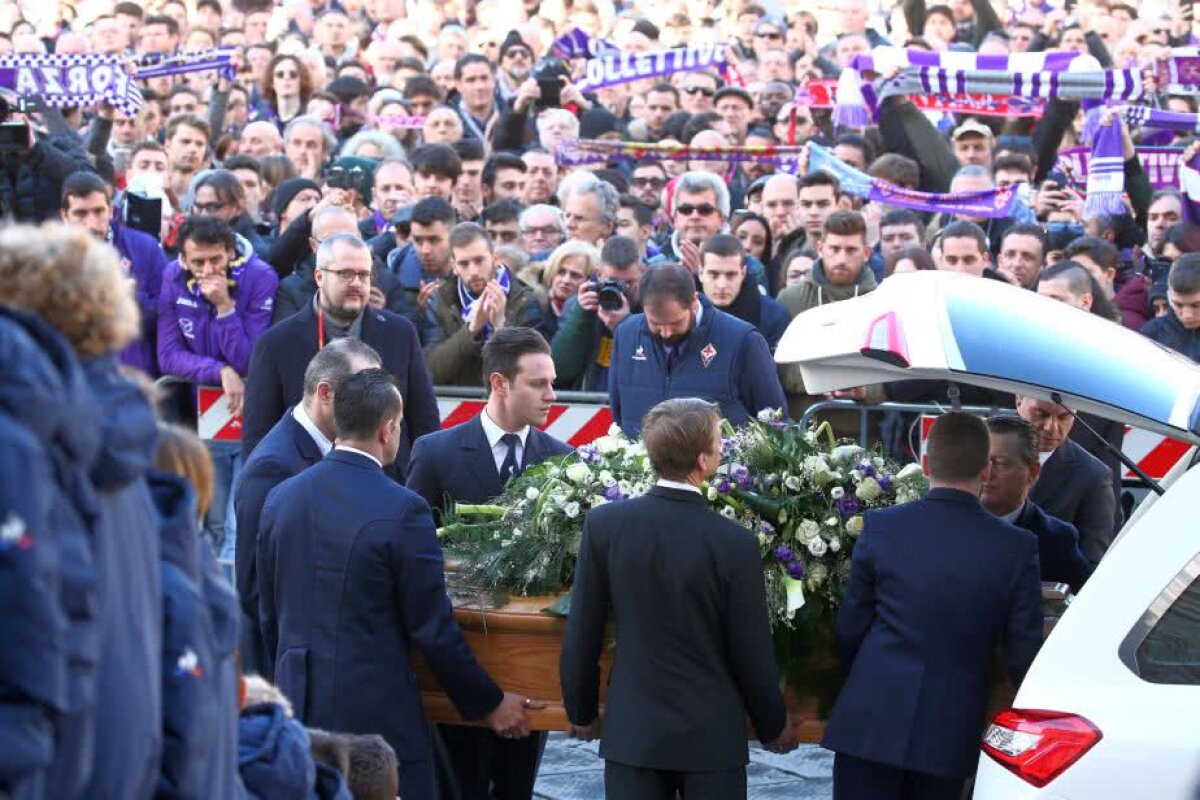 VIDEO + FOTO Momente zguduitoare la Florența: Zanetti, Buffon sau Tătărușanu la înmormântarea lui Davide Astori » Mii de fani prezenți în fața bisericii în care se odihnește și Michelangelo