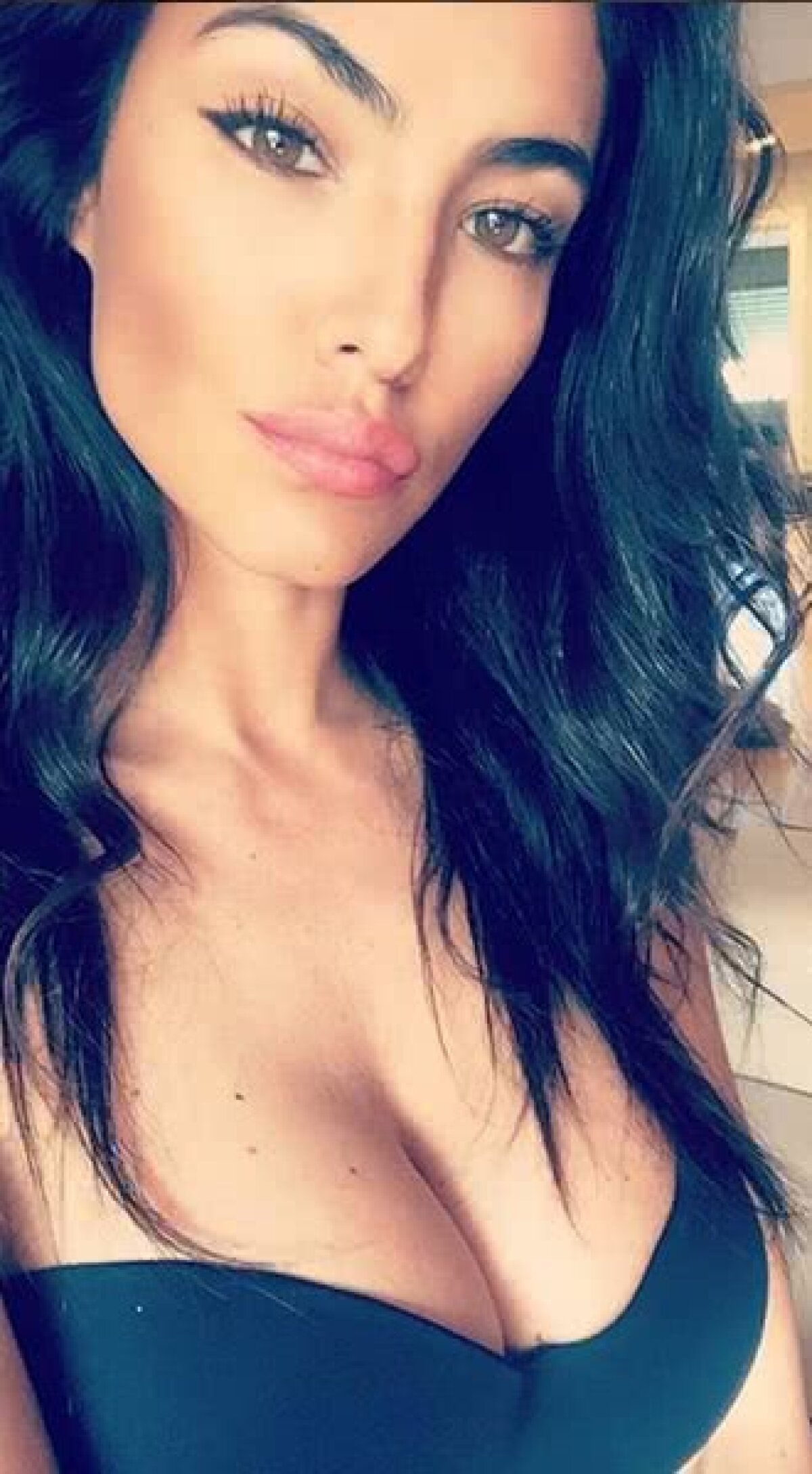 FOTO Tânăra iubită l-a făcut tată la 51 de ani » Momente fericite pentru un fost fotbalist legendar