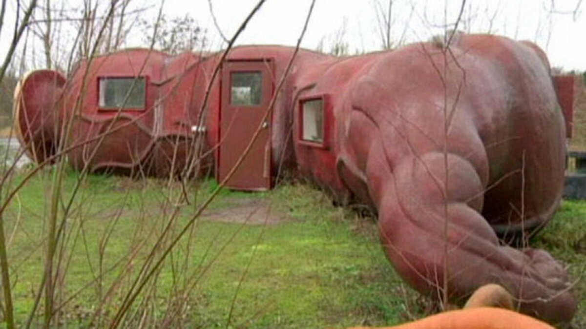 FOTO & VIDEO A fost construit cel mai scârbos hotel din lume! Este în formă de anus
