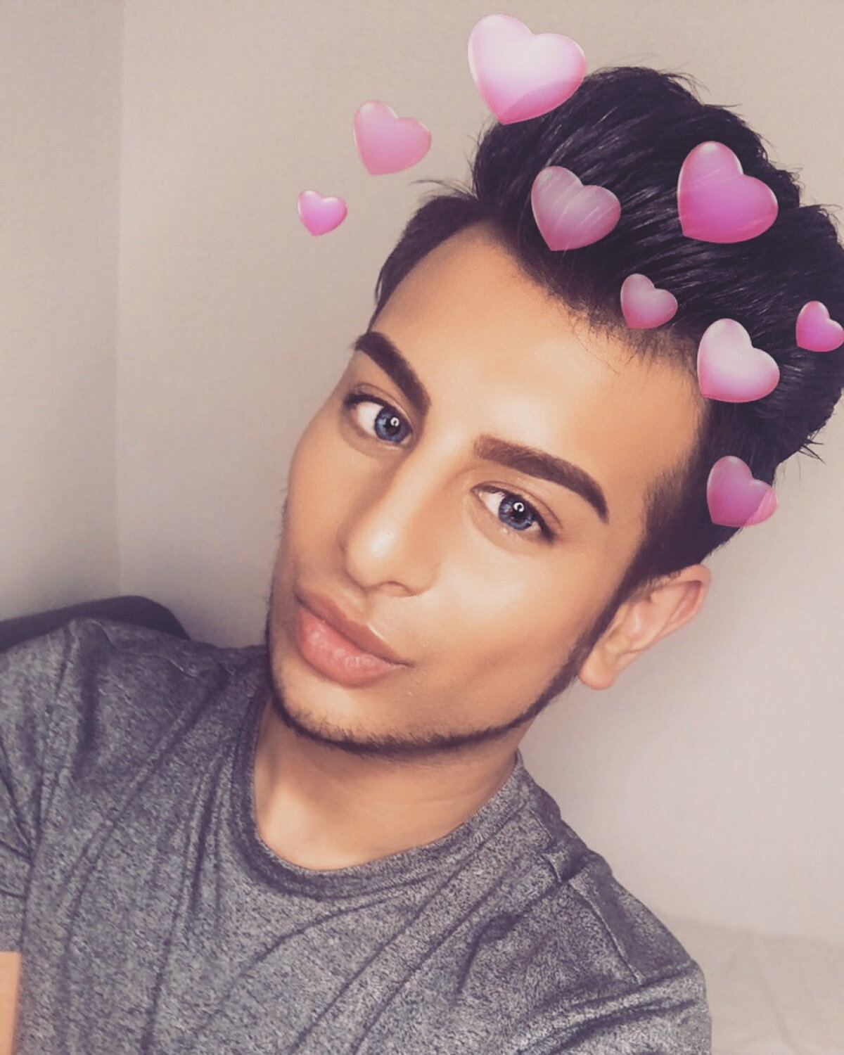 GALERIE FOTO El este regele selfie-urilor! E incredibil câte poze face într-o zi