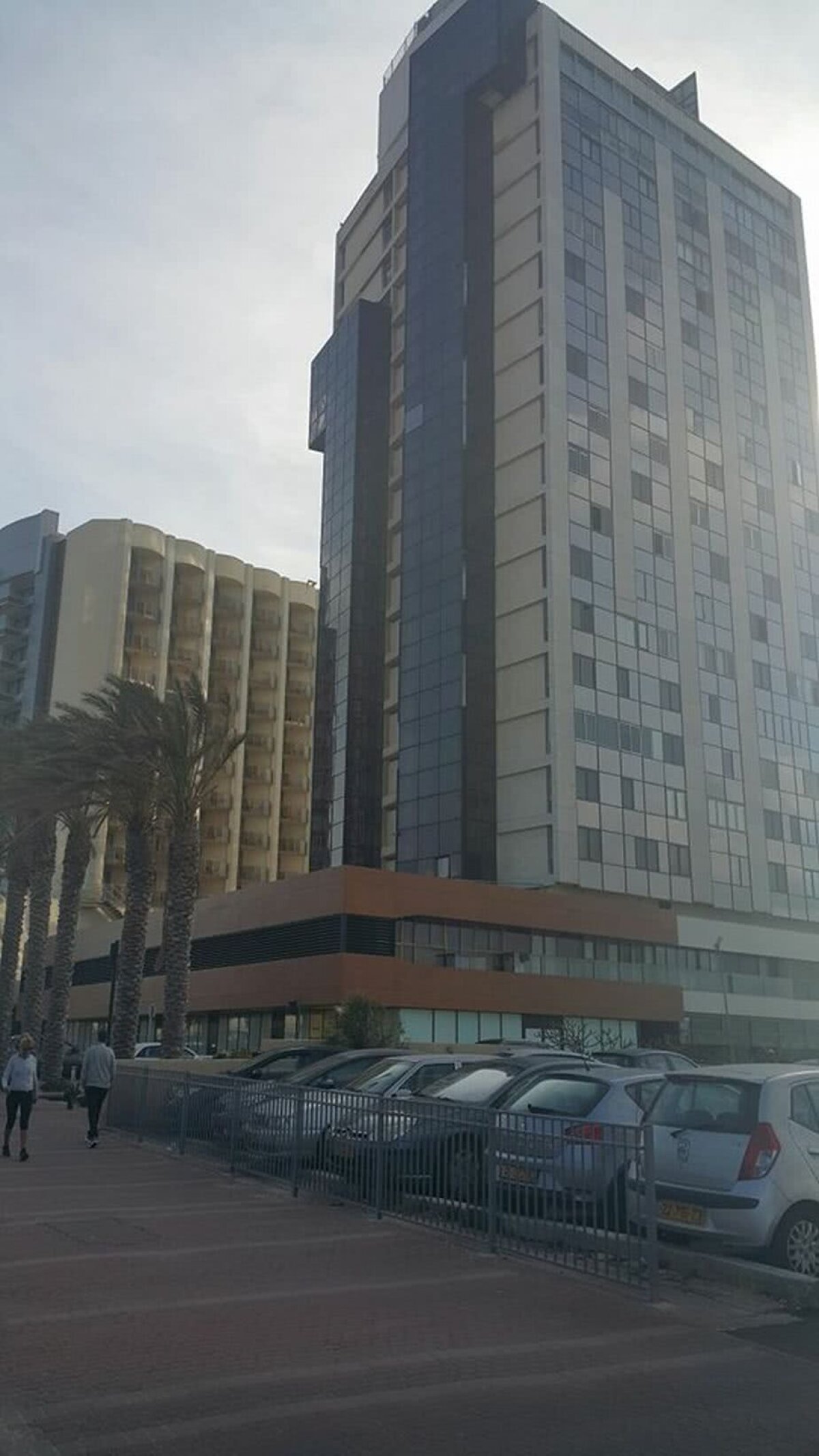 FOTO Aici se cazează naționala României înaintea meciului cu Israel: 250$ camera pe malul mării 