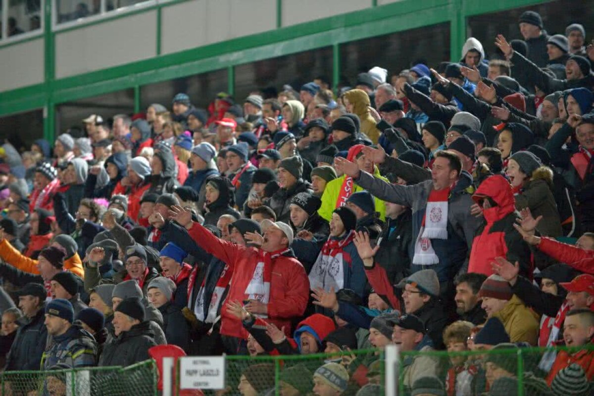 VIDEO + FOTO Sărbătoare la Sfântu Gheorghe: primul meci al lui Sespi pe teren propriu a fost celebrat fastuos