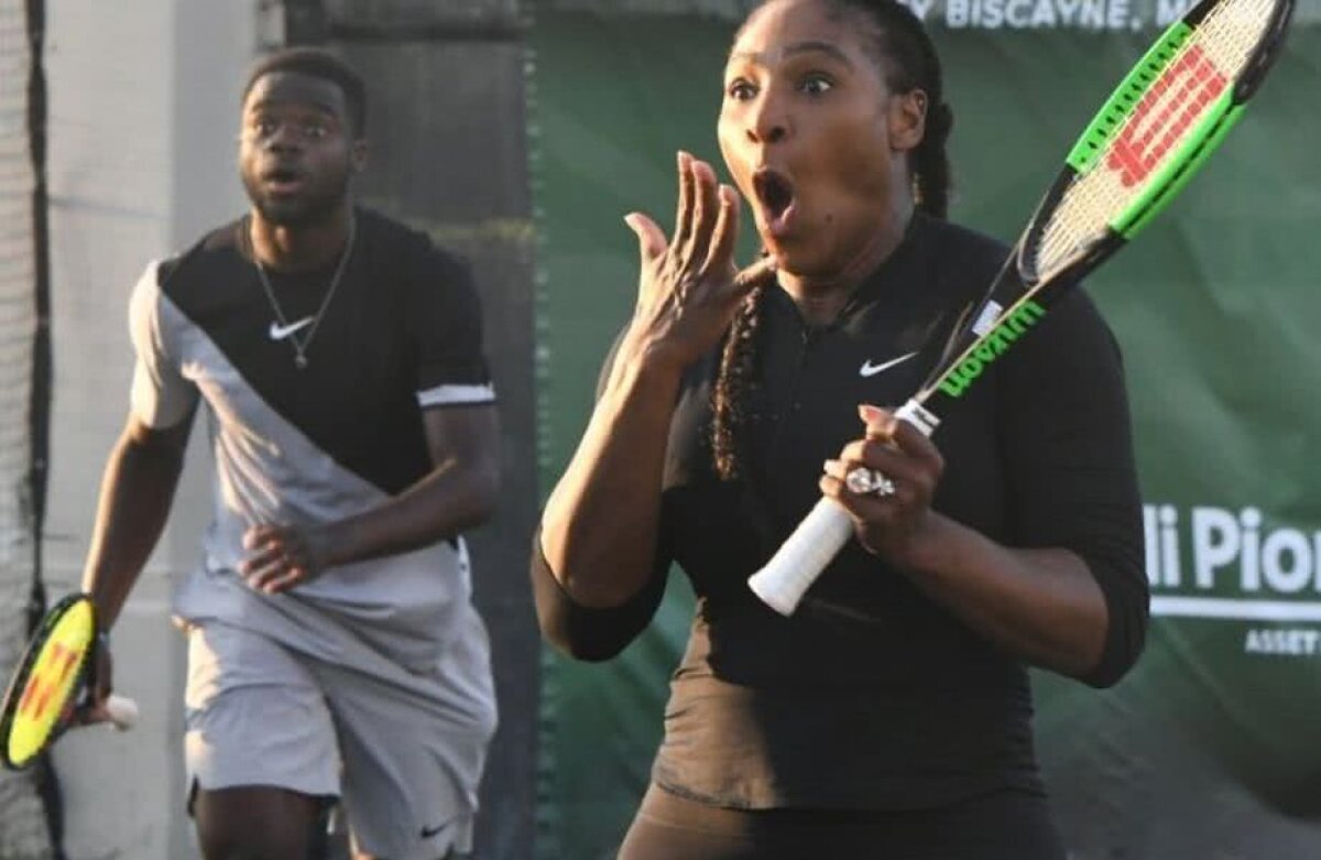 SIMONA HALEP LA MIAMI. VIDEO + FOTO Simona Halep față-n față cu Serena Williams » Halep, lovită cu mingea de americancă