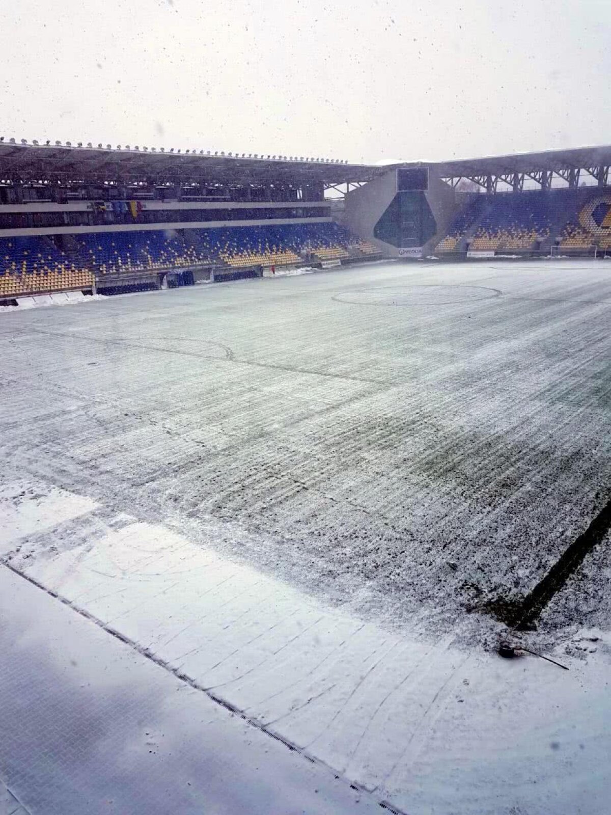 UPDATE FOTO Partidele Turului de Elită au fost amânate! Cum arată stadionul pe care azi trebuie să se joace meciurile naționalelor sub 19 ani 