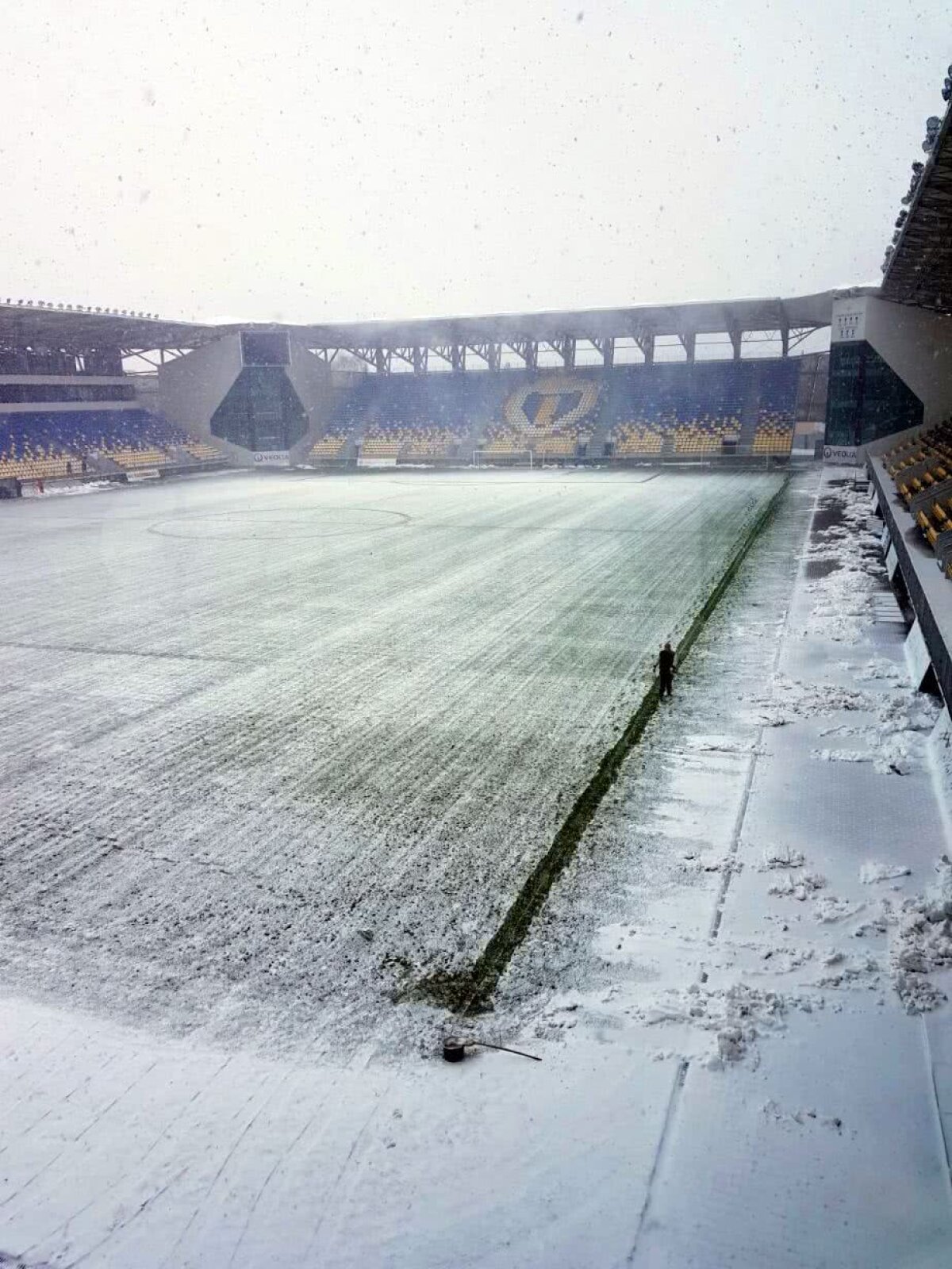 UPDATE FOTO Partidele Turului de Elită au fost amânate! Cum arată stadionul pe care azi trebuie să se joace meciurile naționalelor sub 19 ani 