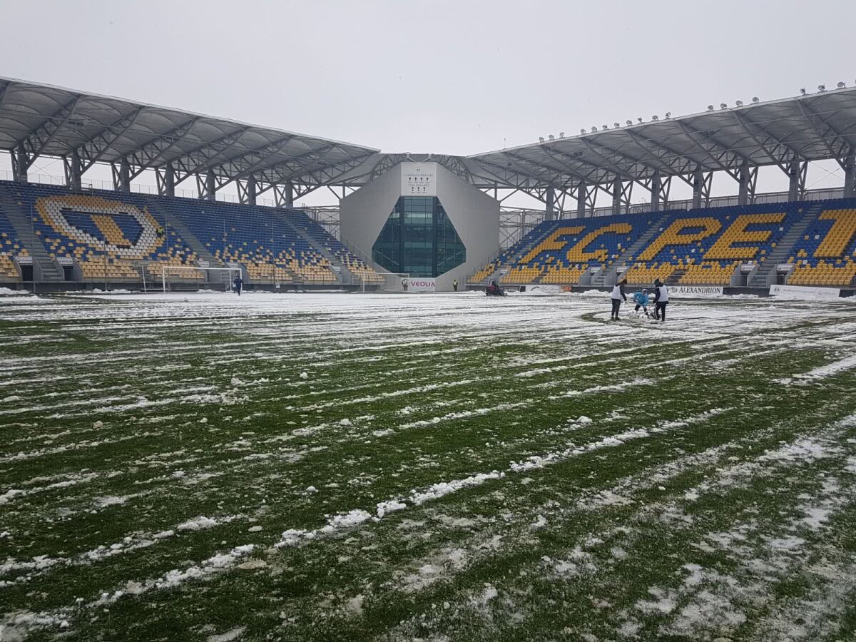 UPDATE FOTO Partidele Turului de Elită au fost amânate! Cum arată stadionul pe care azi trebuie să se joace meciurile naționalelor sub 19 ani 