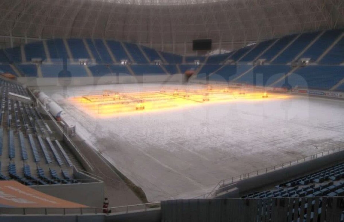 EXCLUSIV GALERIE FOTO Au început lucrările la gazonul de pe "Ion Oblemenco" » Ce fac oltenii înainte de România - Suedia