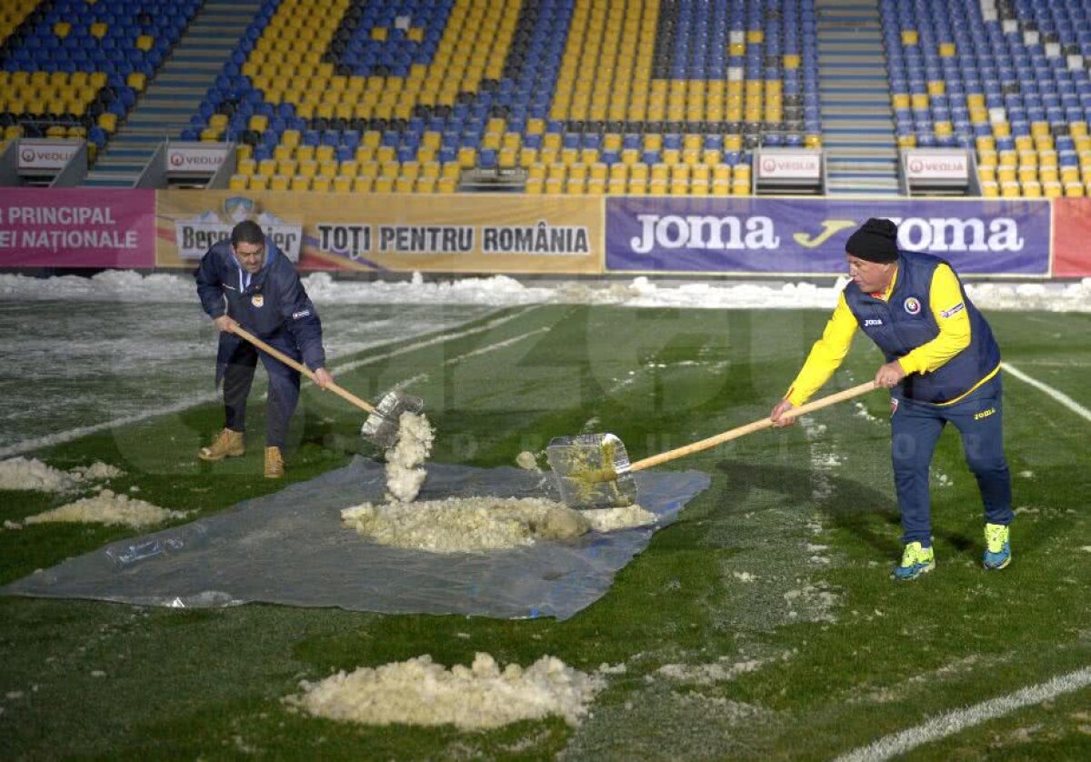 EXCLUSIV/FOTO Imagini ANTOLOGICE de pe "Ilie Oană" » Ce nume IMENS dădea la lopată înainte de România - Serbia de la Turul de Elită