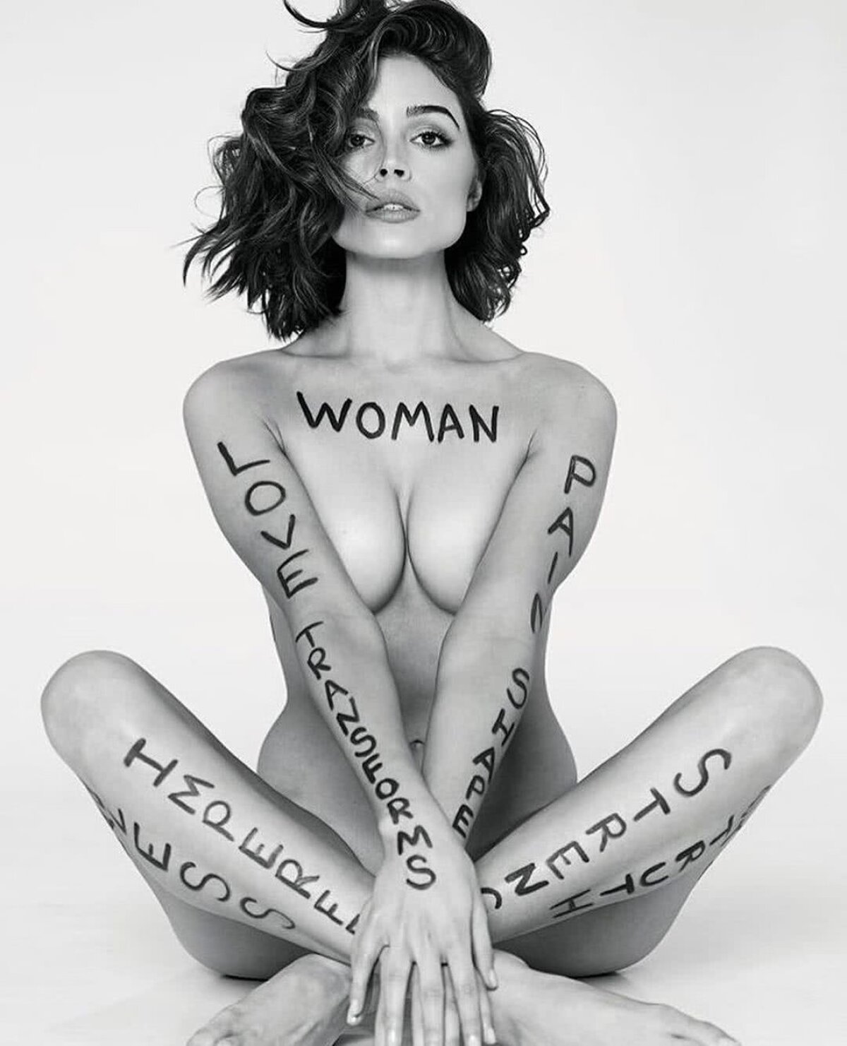 FOTO HOT Fata cu violoncelul adoră NFL-ul » A fost desemnată cea mai frumoasă din lume