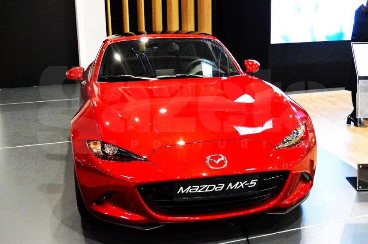 VIDEO + FOTO Cele mai tari mașini sunt la București! Imagini de la Salonul Internațional Auto: cum arată Bentley Bentayga sau noul Rolls-⁠Royce Phantom 