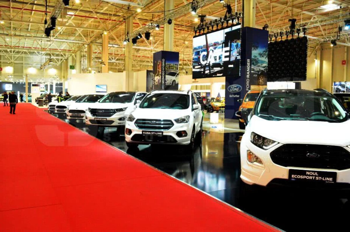 VIDEO + FOTO Cele mai tari mașini sunt la București! Imagini de la Salonul Internațional Auto: cum arată Bentley Bentayga sau noul Rolls-⁠Royce Phantom 