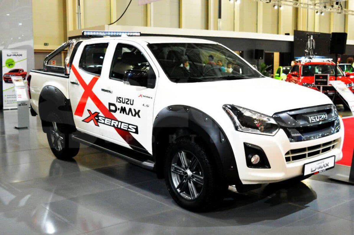 VIDEO + FOTO Cele mai tari mașini sunt la București! Imagini de la Salonul Internațional Auto: cum arată Bentley Bentayga sau noul Rolls-⁠Royce Phantom 