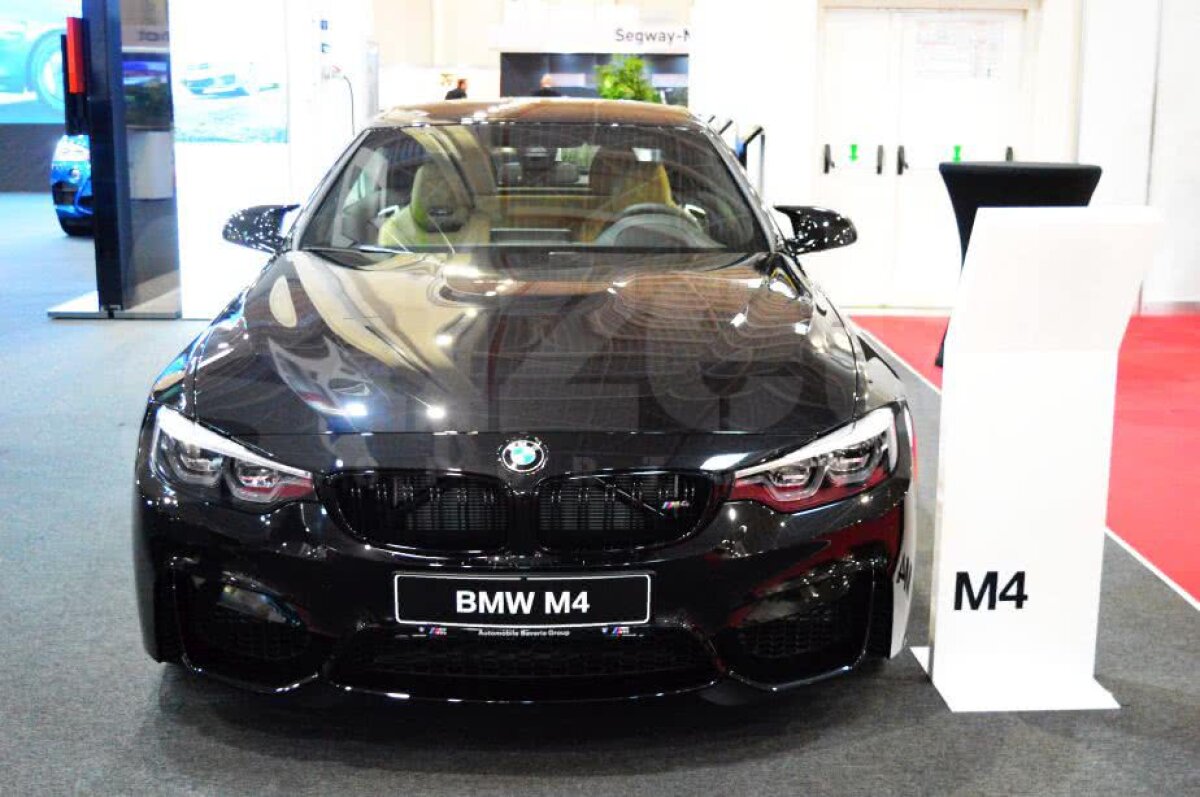 VIDEO + FOTO Cele mai tari mașini sunt la București! Imagini de la Salonul Internațional Auto: cum arată Bentley Bentayga sau noul Rolls-⁠Royce Phantom 