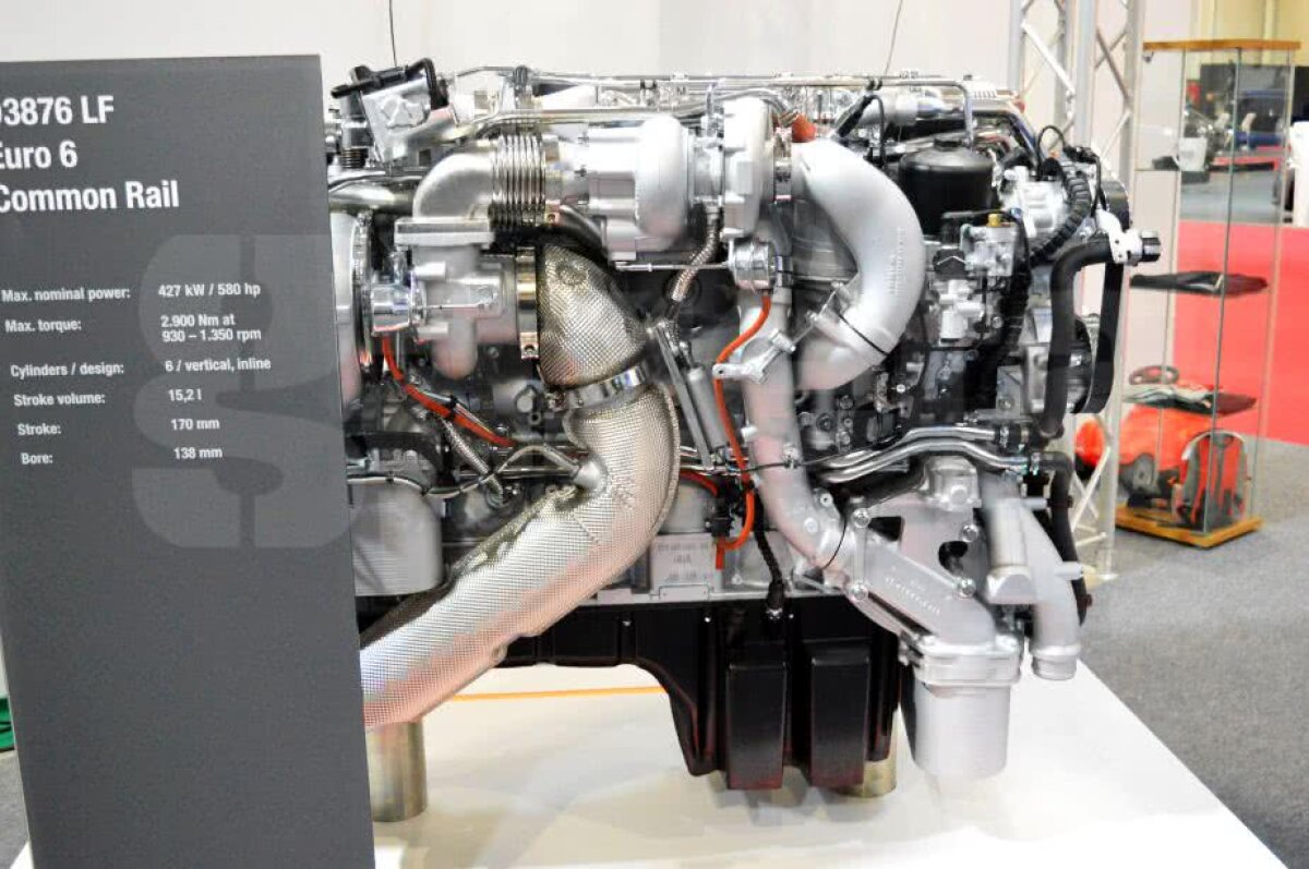 VIDEO + FOTO Cele mai tari mașini sunt la București! Imagini de la Salonul Internațional Auto: cum arată Bentley Bentayga sau noul Rolls-⁠Royce Phantom 