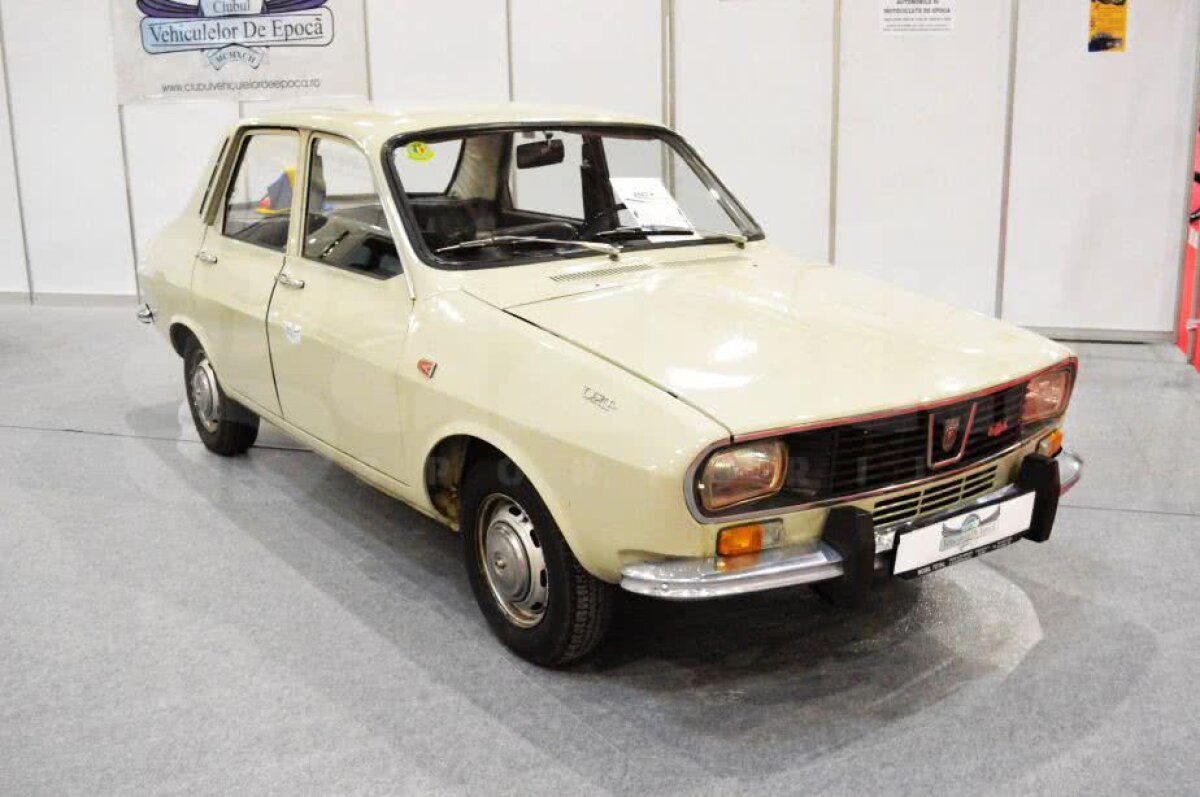 VIDEO + FOTO Cele mai tari mașini sunt la București! Imagini de la Salonul Internațional Auto: cum arată Bentley Bentayga sau noul Rolls-⁠Royce Phantom 