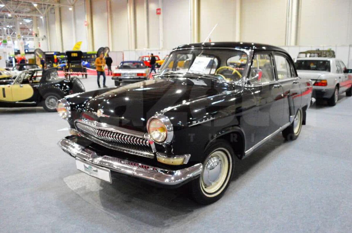 VIDEO + FOTO Cele mai tari mașini sunt la București! Imagini de la Salonul Internațional Auto: cum arată Bentley Bentayga sau noul Rolls-⁠Royce Phantom 