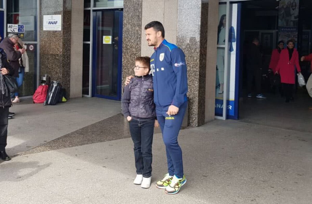 FOTO Naționala României a ajuns la Craiova » Câte bilete s-au vândut pentru meciul de marți