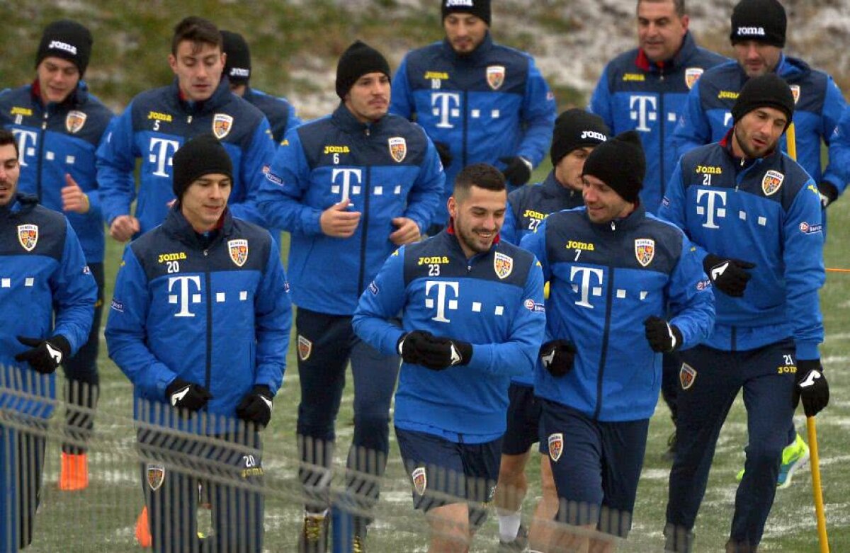 FOTO Naționala României a ajuns la Craiova » Câte bilete s-au vândut pentru meciul de marți