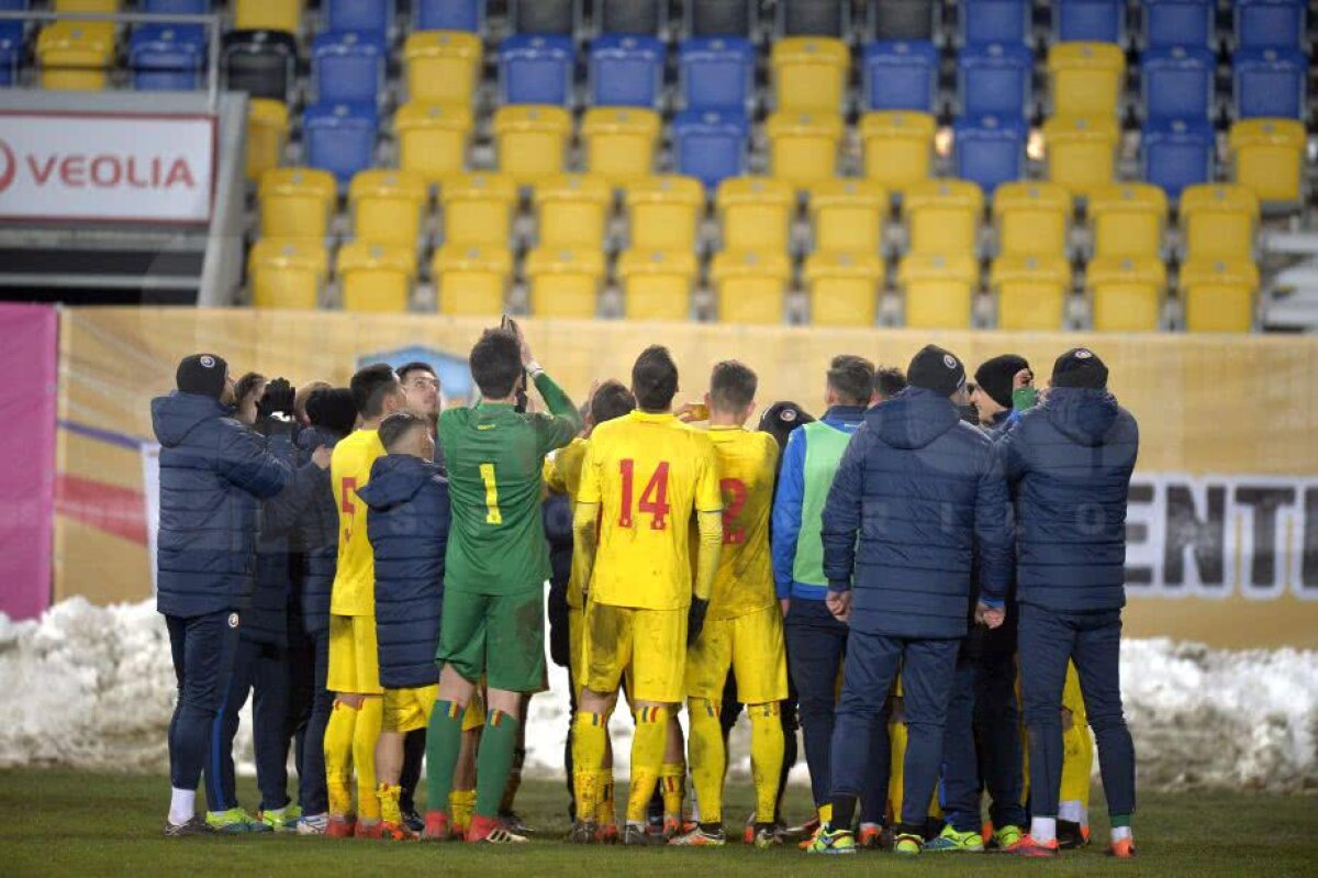 FOTO Gest unic la finalul meciului România U19 - Suedia U19 » Selecționerul Adrian Boingiu a părăsit terenul în lacrimi