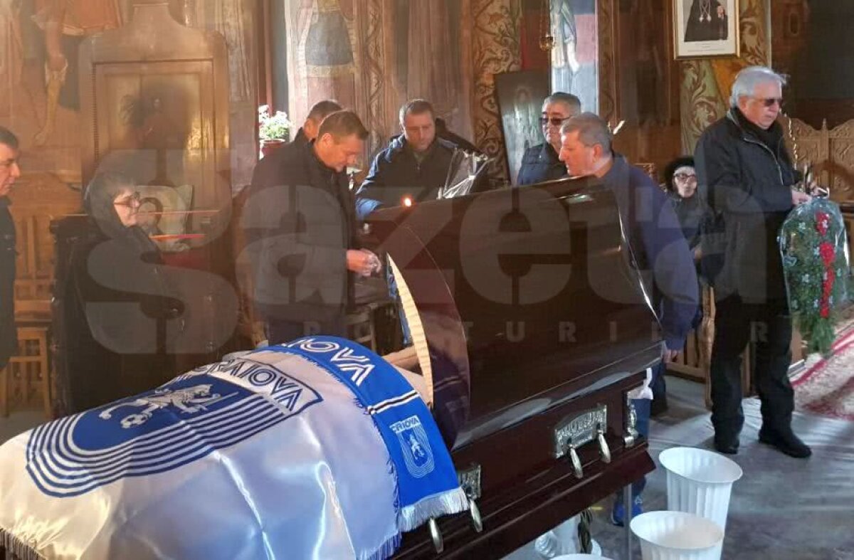 VIDEO + FOTO Nicolae Tilihoi a murit la 61 de ani! Corpul legendei Craiovei Maxima a fost depus la Biserica Sfinții Apostoli » Balaci: "Nae a mai trăit 3 ani și 7 luni datorită lui Iorgulescu"