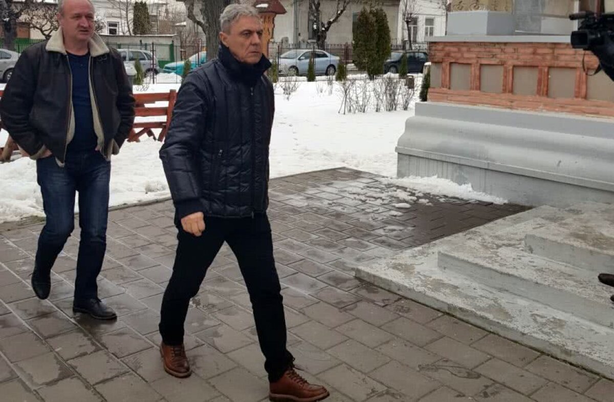 VIDEO + FOTO Nicolae Tilihoi a murit la 61 de ani! Corpul legendei Craiovei Maxima a fost depus la Biserica Sfinții Apostoli » Balaci: "Nae a mai trăit 3 ani și 7 luni datorită lui Iorgulescu"