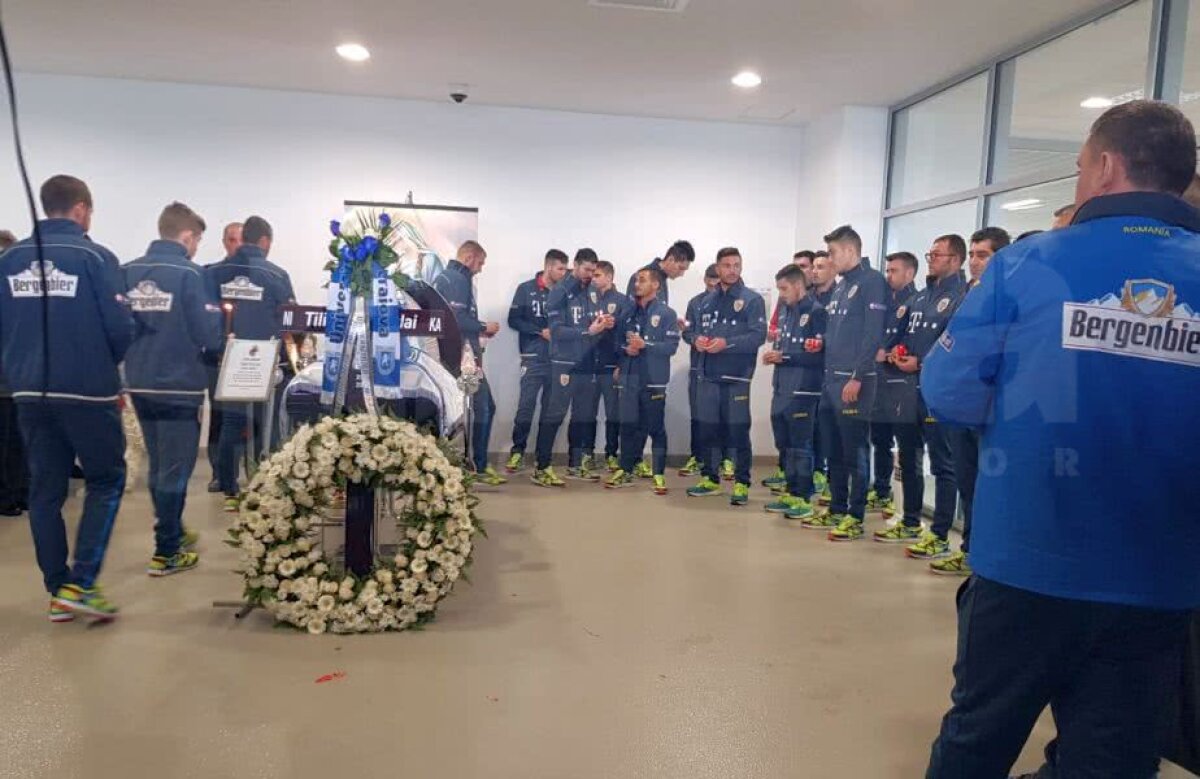 FOTO + VIDEO Momente emoționante în Bănie » Sicriul cu trupul lui Nicolae Tilihoi a fost depus pe stadionul "Ion Oblemenco", în prezența a numeroase legende » La stadion a sosit și echipa lui Adrian Mititelu