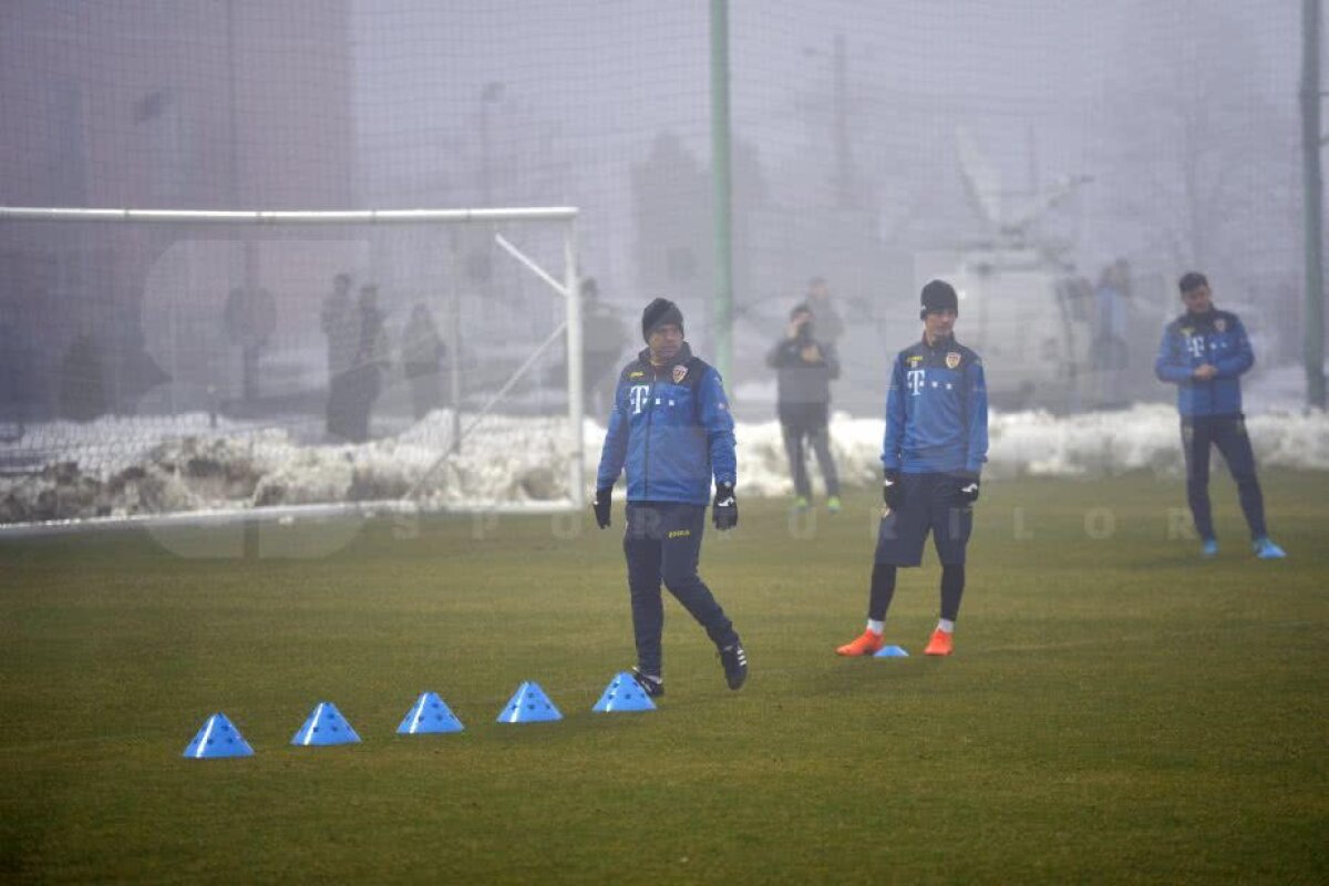FOTO + VIDEO "Tricolorii", joviali la antrenamentul de azi de la baza "Aripile" » Decizie surpriză: ce vor face jucătorii mâine, în locul obișnuitei plimbări 