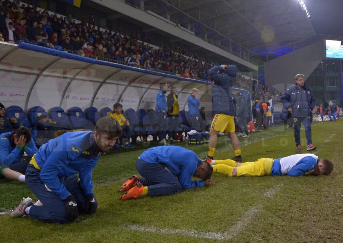 FOTO Lacrimile care ne dau speranțe! Imaginile surprinse după thrillerul de la Ploiești arată cât suflet pun tricolorii