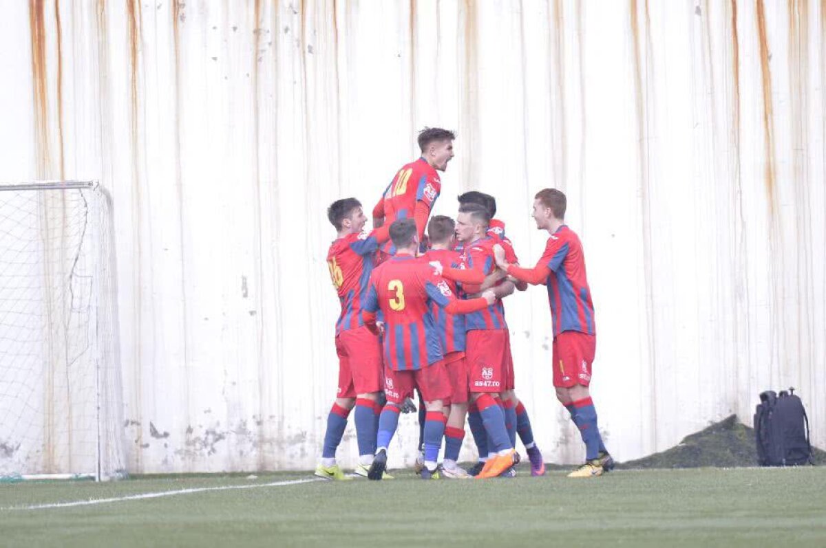 GALERIE FOTO Surpriză uriașă în Liga a 4-a! Steaua s-a încurcat cu Dinamo și Academia Rapid ia avans