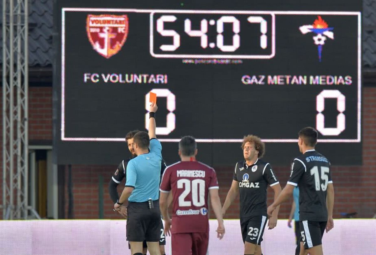 GALERIE FOTO + VIDEO Gaz Metan obține o victorie uriașă pe terenul lui FC Voluntari, 2-1, după un meci tensionat, cu 3 eliminări!