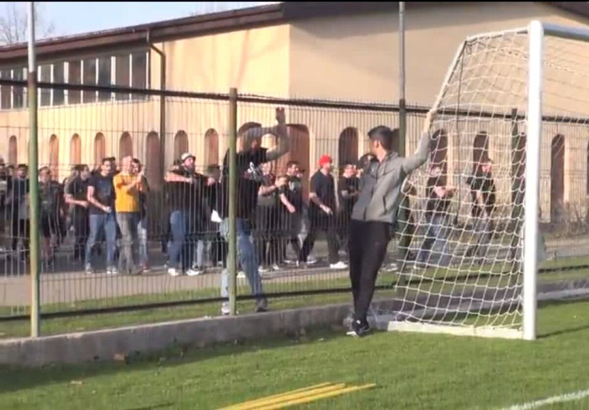 VIDEO Imagini tari din Ghencea » Ultrașii Stelei din Liga a 4-a, alături de o echipă din prima ligă : "SUD-ul este mereu cu tine!"