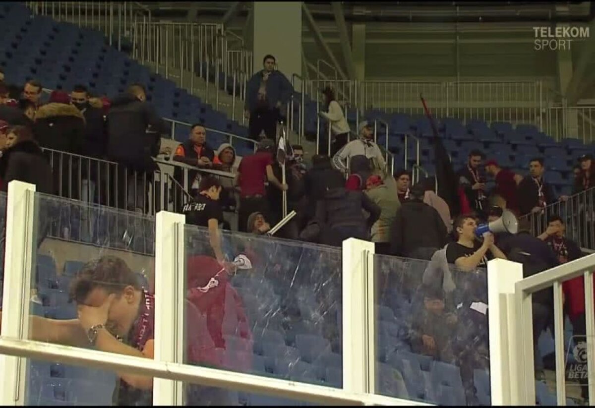 GALERIE FOTO + VIDEO Incidente la startul partidei din Bănie: stewarzii acuzați de exces de zel