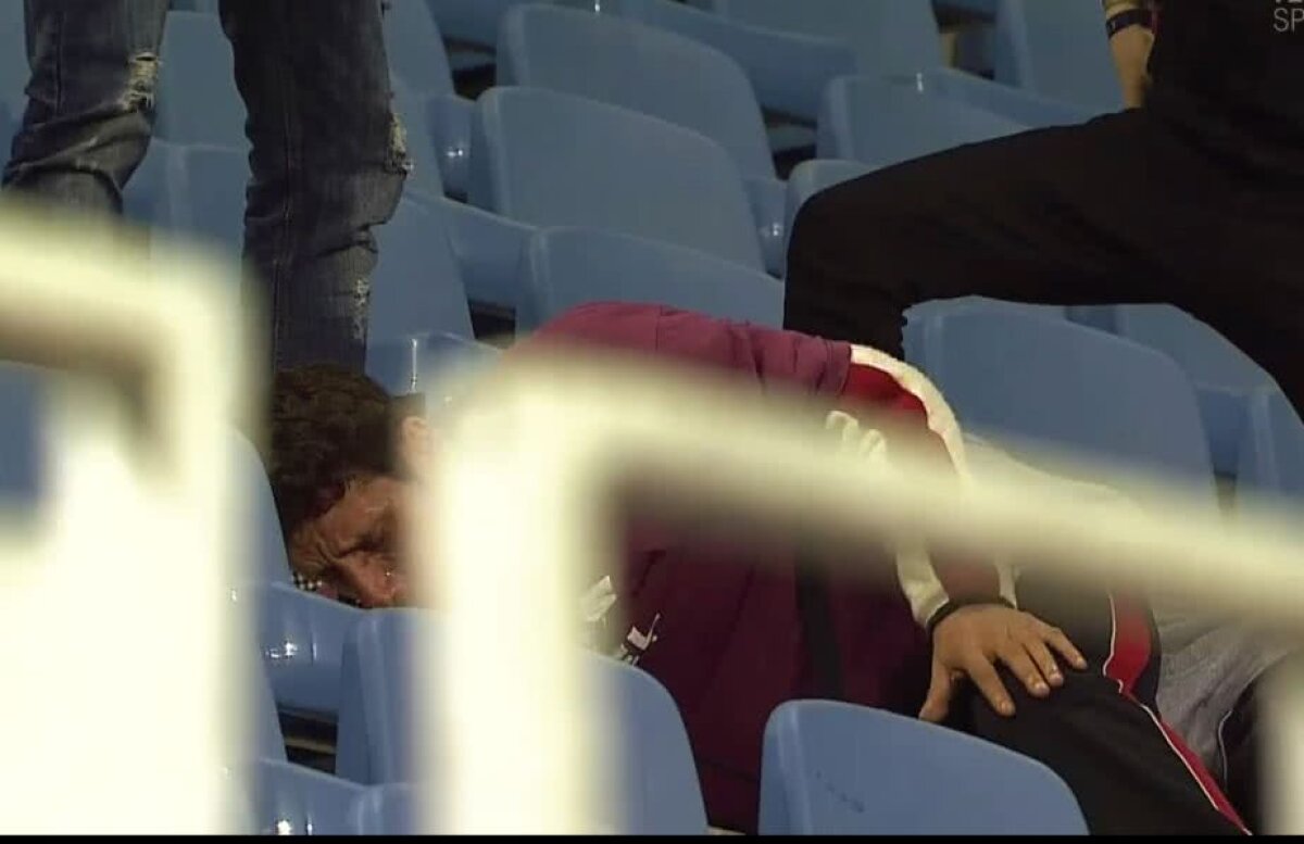 GALERIE FOTO + VIDEO Incidente la startul partidei din Bănie: stewarzii acuzați de exces de zel