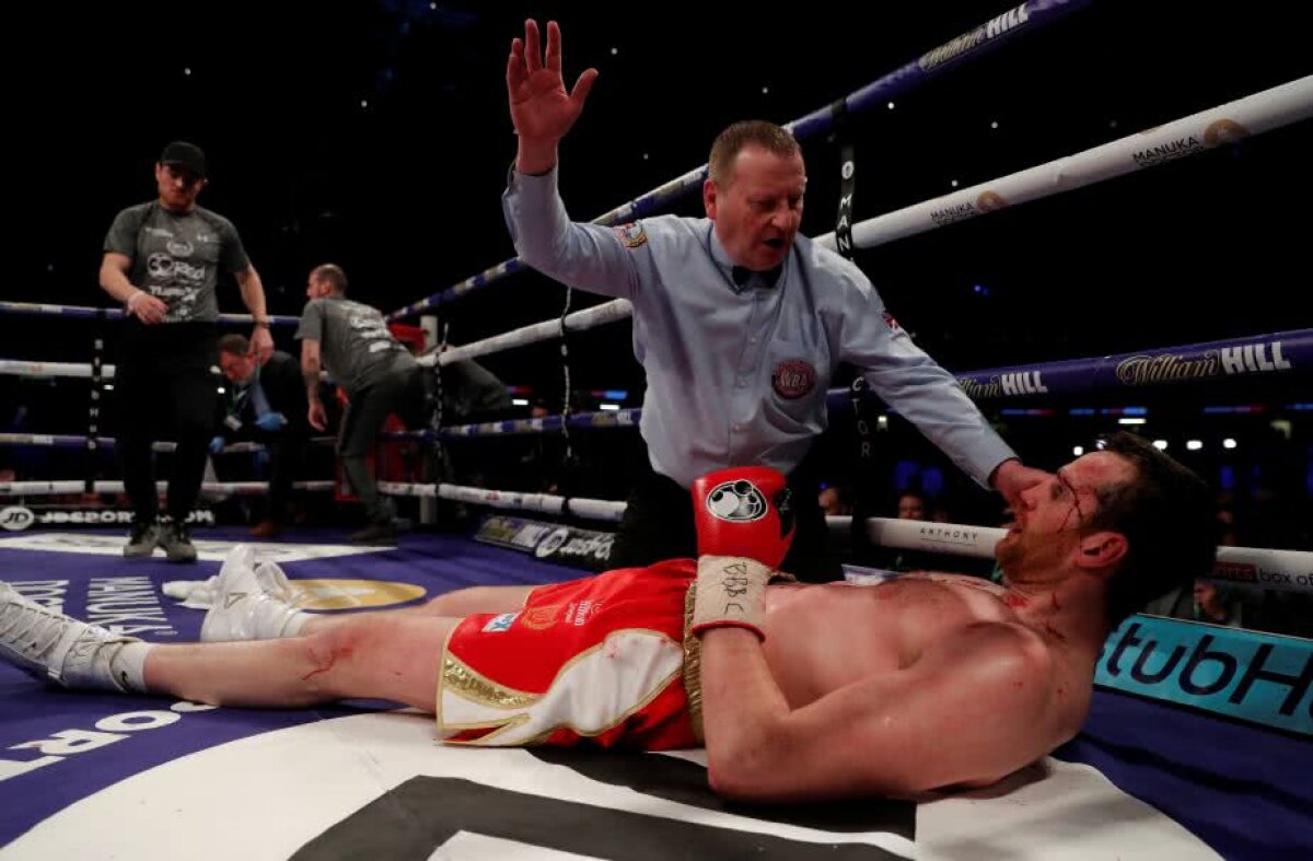 VIDEO + FOTO » KO devastator reușit de Povetkin! Adversarul a avut nevoie de ingrijiri medicale