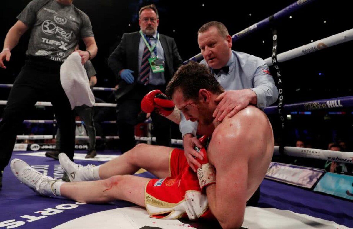 VIDEO + FOTO » KO devastator reușit de Povetkin! Adversarul a avut nevoie de ingrijiri medicale