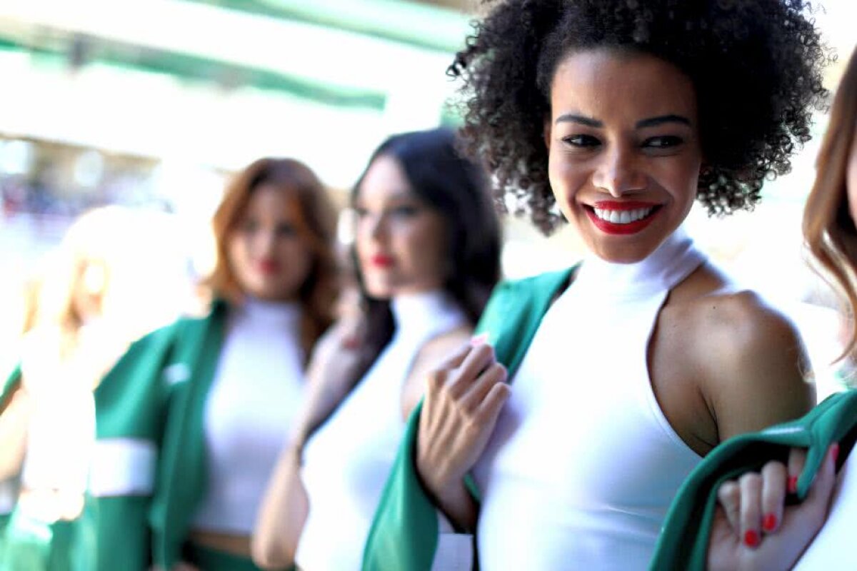 GALERIE FOTO Piloții din Formula 1 critică noua regulă impusă în "Marele Circ": "Nu-mi dau seama cum o fată frumoasă poate deranja pe cineva"