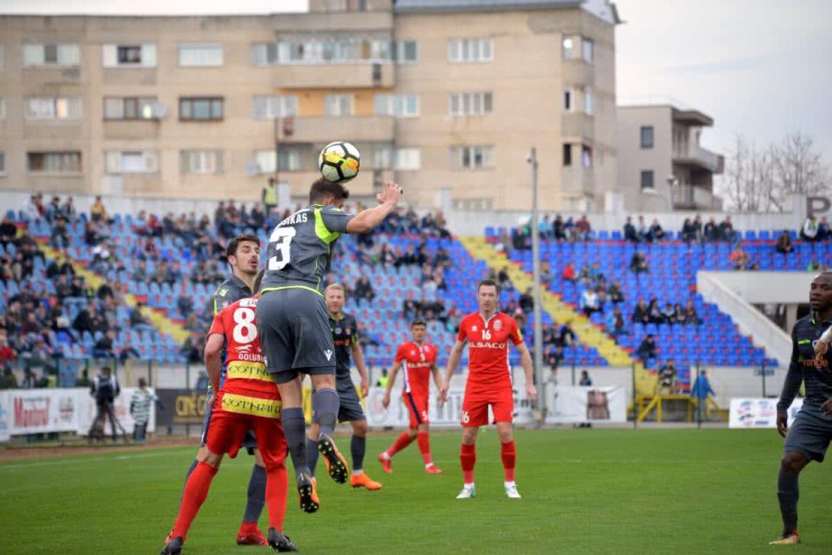 VIDEO+FOTO Și-au revenit din pumni! "Câinii" au suferit 80 de minute la Botoșani, au jucat și în 10 oameni, dar au dat lovitura pe final