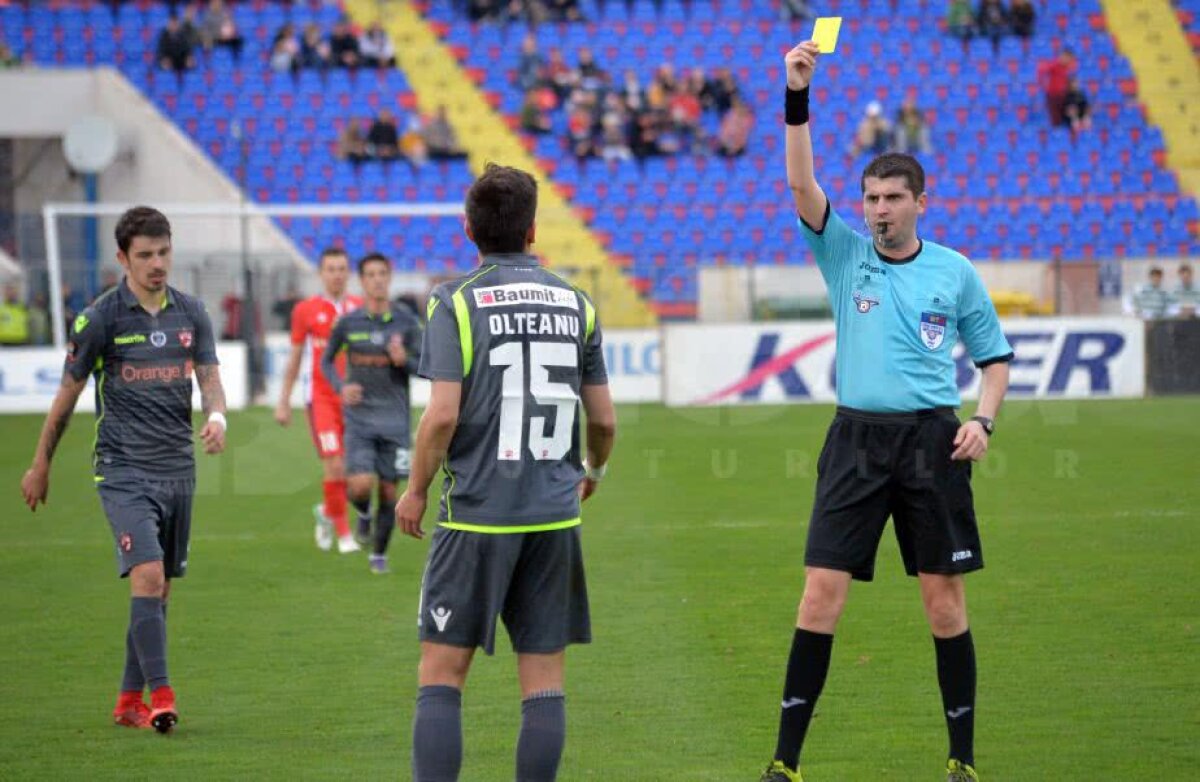 FOTO + VIDEO Chivulete jr. i-a lăsat pe "câini" în 10 oameni la startul reprizei secunde! Pentru ce s-a arătat "roșu" direct la Botoșani