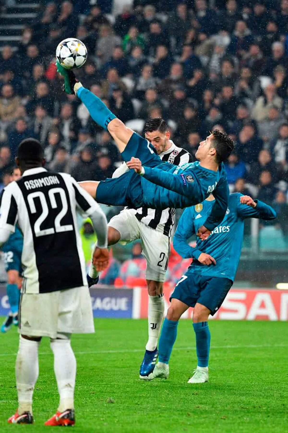 GALERIE FOTO + VIDEO Ronaldo, împăratul torinezilor! Seara în care Cristiano a fost aplaudat în picioare de italieni, iar Juventus a fost umilită de Real Madrid » Vezi golul fabulos al lui CR7