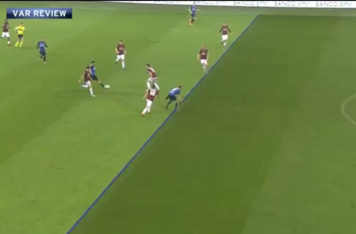 VIDEO + FOTO Bucurie stinsă cu VAR în Milan - Inter » Golul validat inițial de "central", anulat de aparate