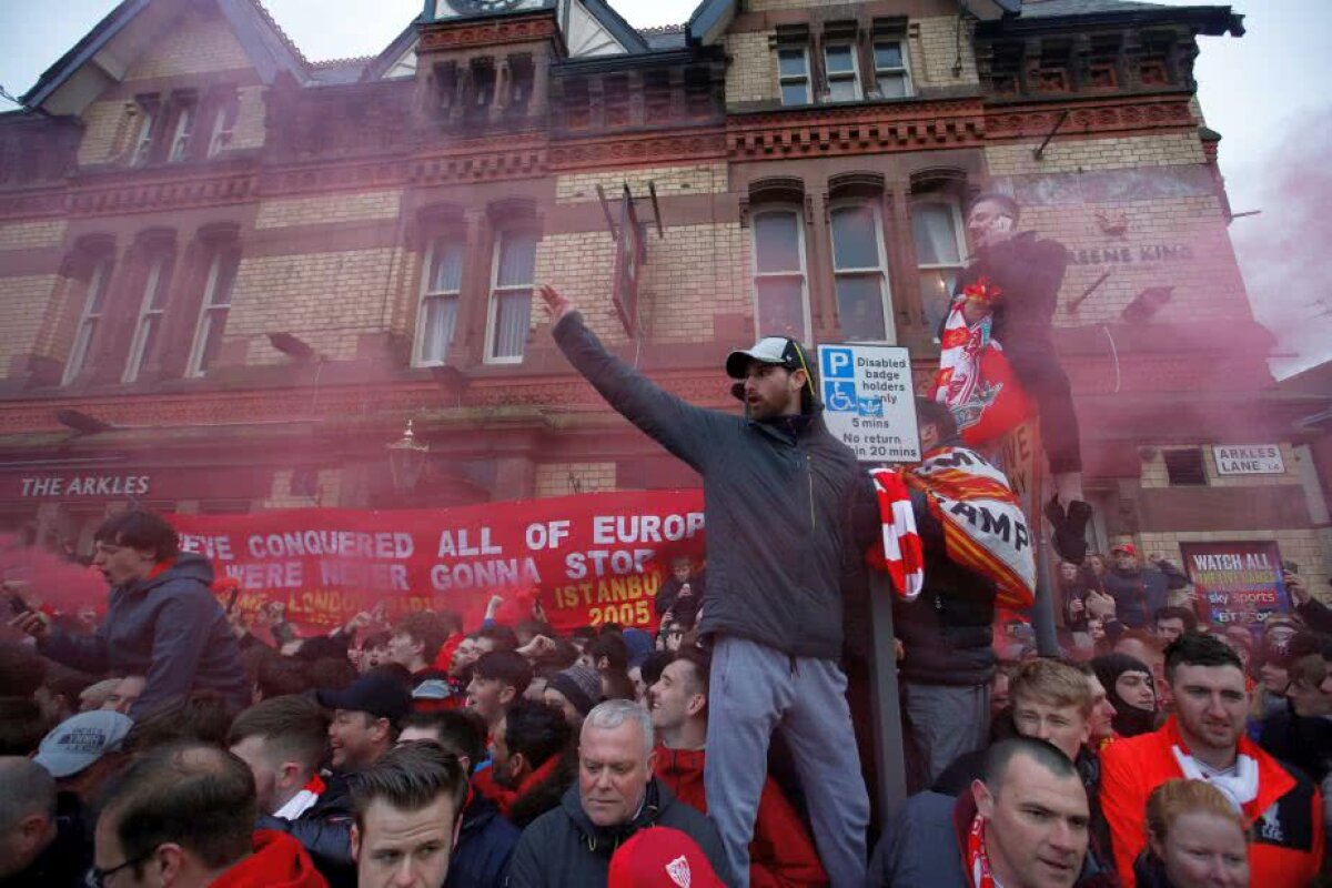 VIDEO+FOTO Imagini din autocarul groazei! Cum au trăit jucătorii lui Guardiola atacul huliganilor lui Liverpool