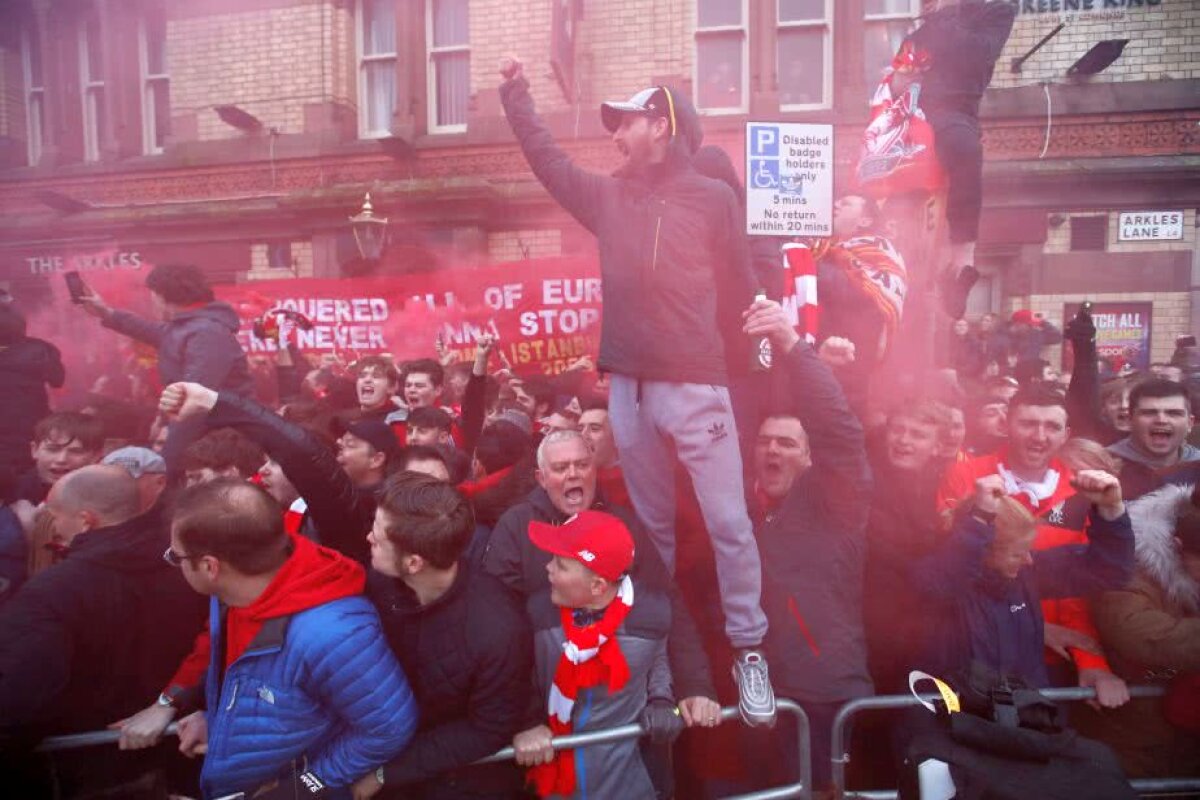 VIDEO+FOTO Imagini din autocarul groazei! Cum au trăit jucătorii lui Guardiola atacul huliganilor lui Liverpool