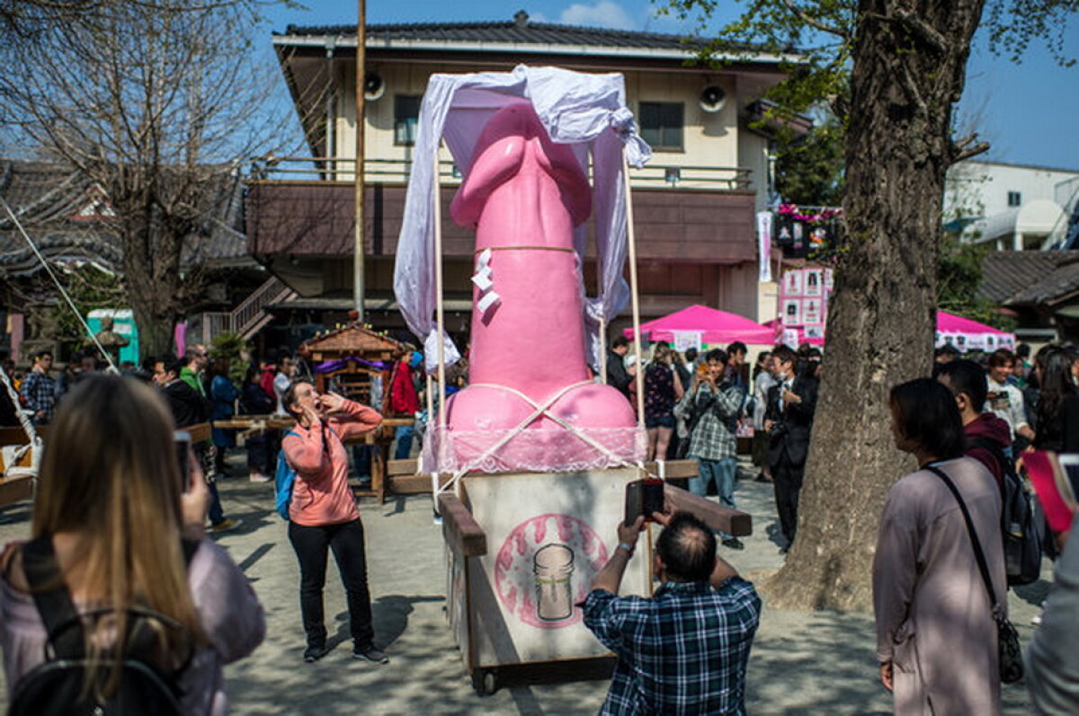 GALERIE FOTO Fotografii amuzante din timpul festivalului penisului 