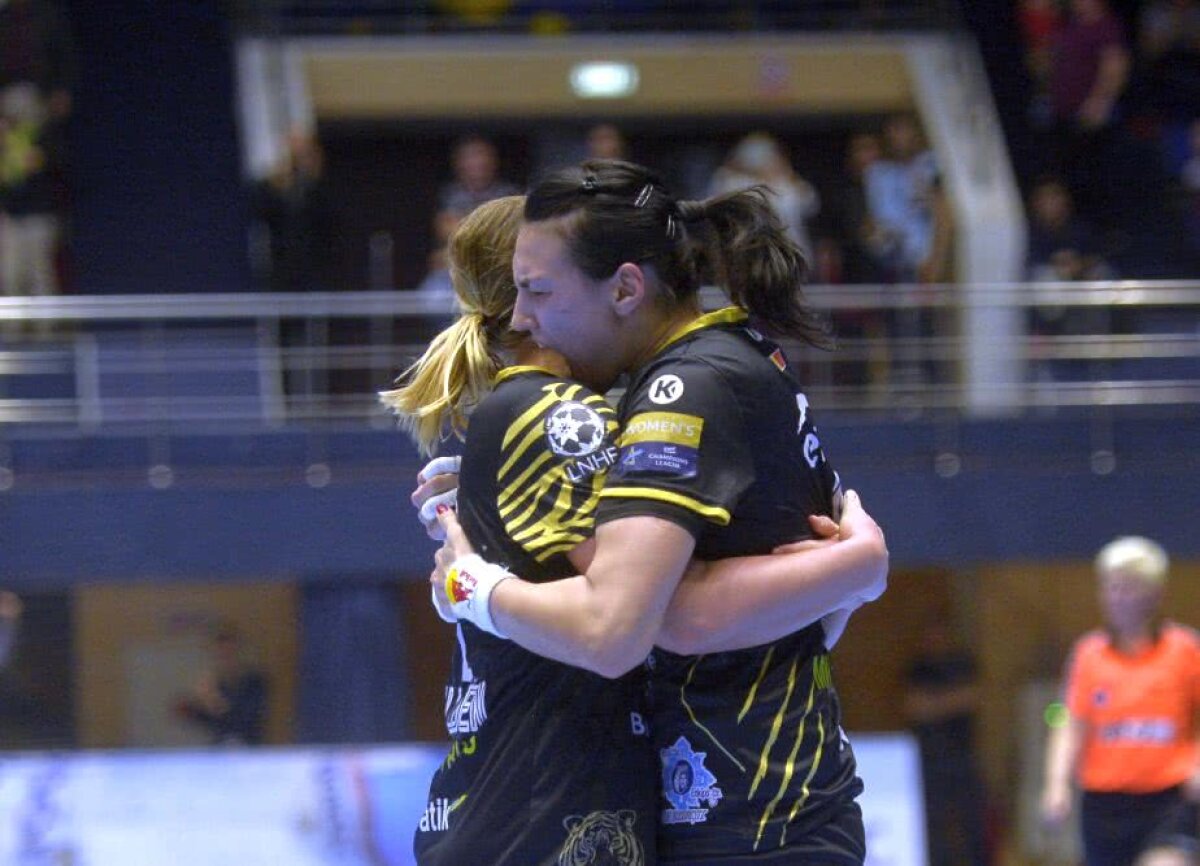 FOTO Magie pe semicerc! CSM București a făcut INSTRUCȚIE cu Metz și e ca și calificată în Final Four