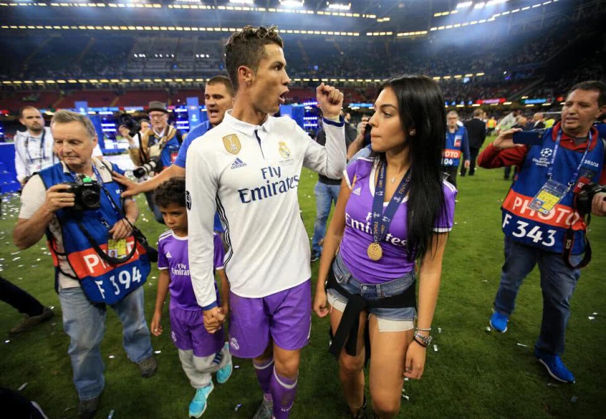 FOTO Contabil sexy pentru Ronaldo » Ca să nu mai aibă necazuri cu Fiscul, Cristiano își trimite iubita la studii