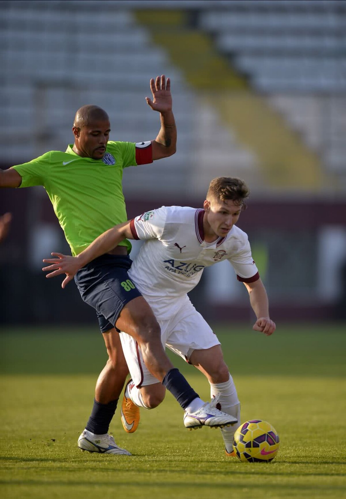 Dezvăluiri șocante despre unul dintre cei mai buni foști jucători din Liga 1: "A băut 62 de beri într-o noapte. A fost cules de sub mese"