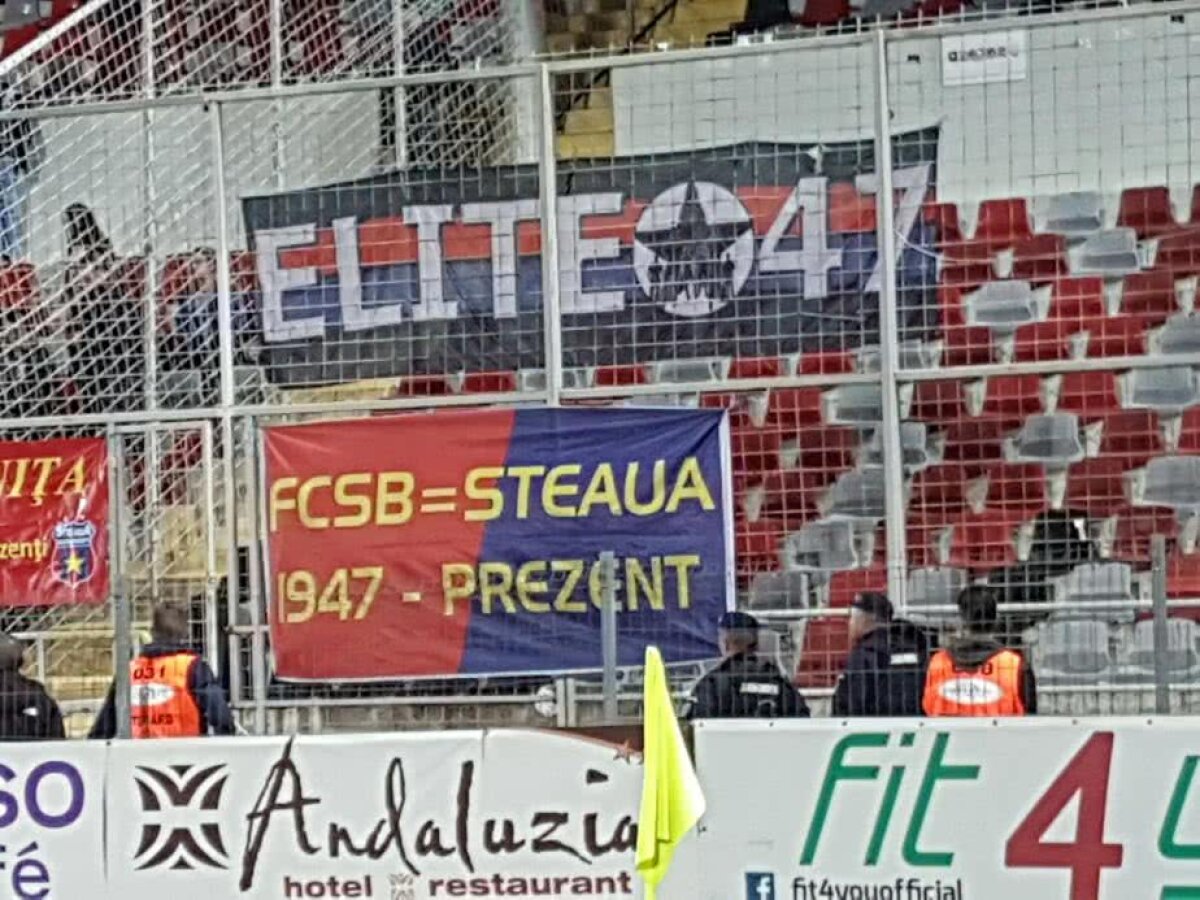 FOTO FCSB continuă războiul cu CSA! Mesajul de la meciul cu Astra + Giurgiuvenii nu și-au uitat fostul antrenor