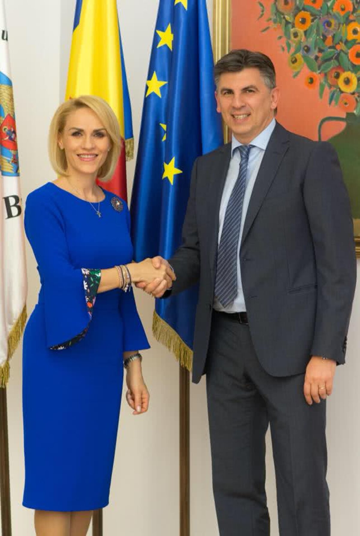 FOTO Cu căciula-n mână și la Gabriela Firea » Ce promisiune i-a făcut Ionuț Lupescu celuilalt lider PSD