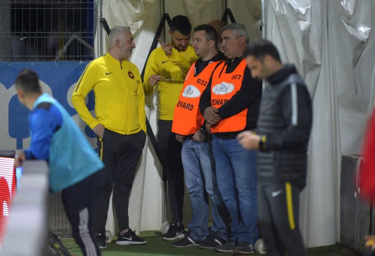 VIDEO+FOTO Dică l-a schimbat din nou pe Budescu! Gestul jucătorului stelist în tunel