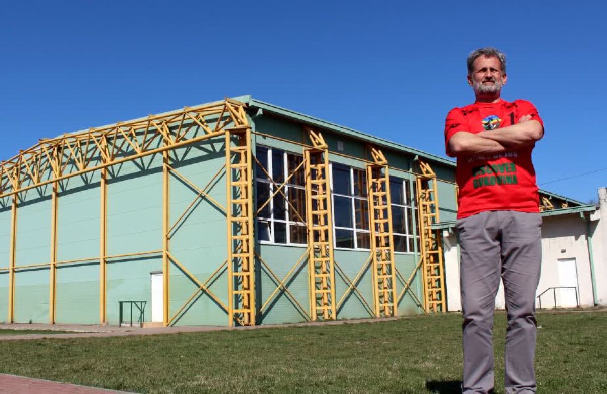 Votul lor contează la fel // Special GSP: Un om de afaceri exotic din nordul Moldovei: "«Beculețul» pentru vot mi se aprinde în noaptea dinaintea alegerilor"